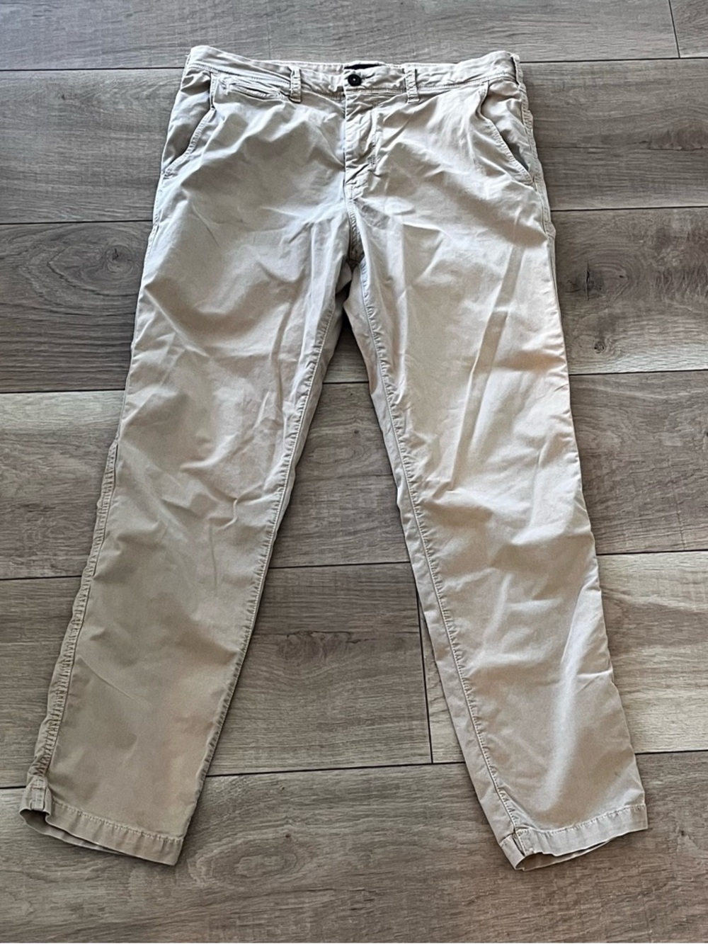 American Eagle Outfitters Tan Chino Pants